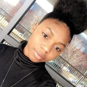 Meet your Posher, Adia